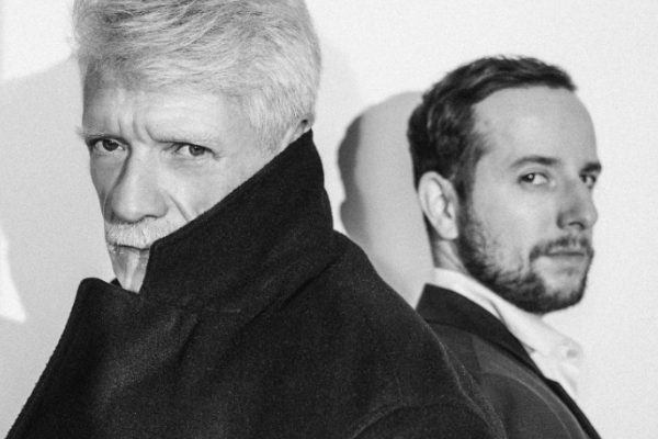 V-klub: Threeema, Divadlo bez masky